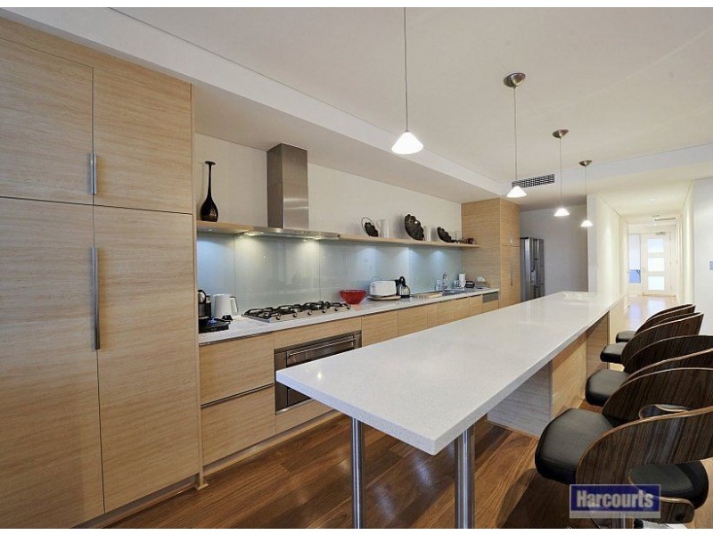 30 Trade Winds Retreat, Dudley Park WA 6210