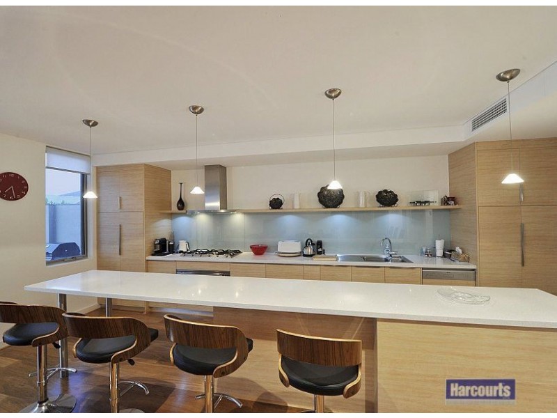 30 Trade Winds Retreat, Dudley Park WA 6210