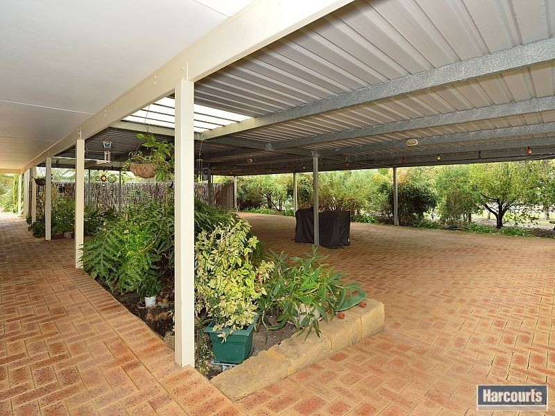 11 Moores Road, Pinjarra WA 6208