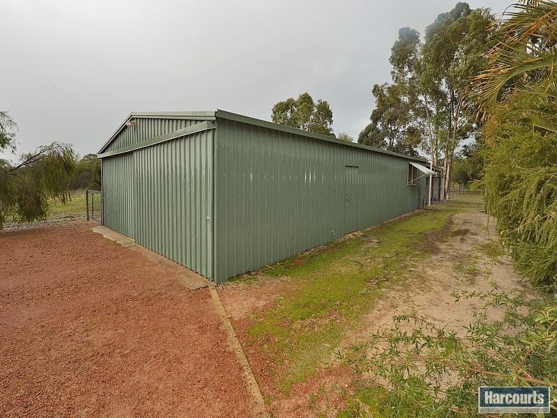 11 Moores Road, Pinjarra WA 6208