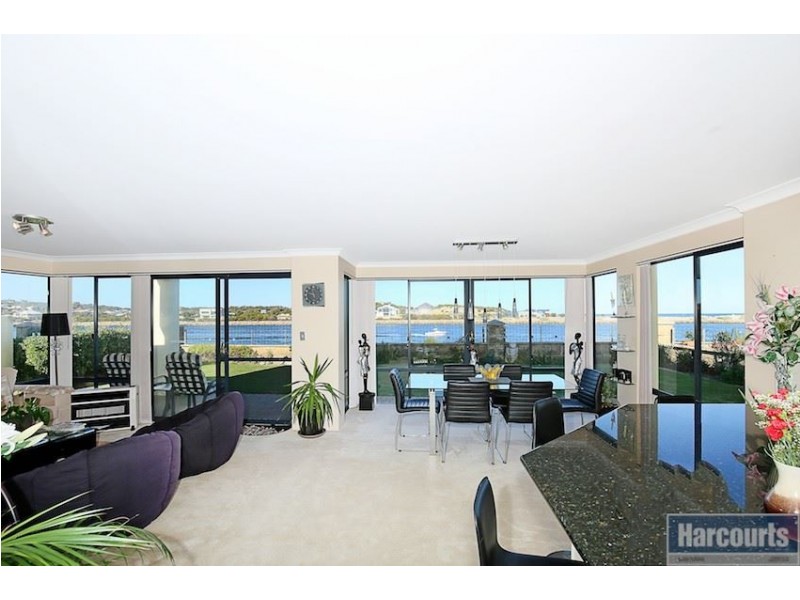 72 Voyager Close, Wannanup WA 6210