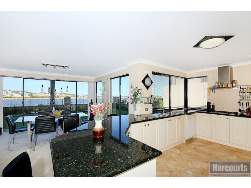 72 Voyager Close, Wannanup WA 6210