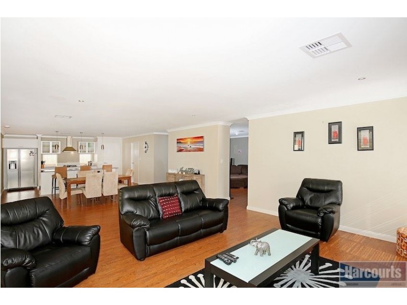 72 Cawana Parkway, Lakelands WA 6180