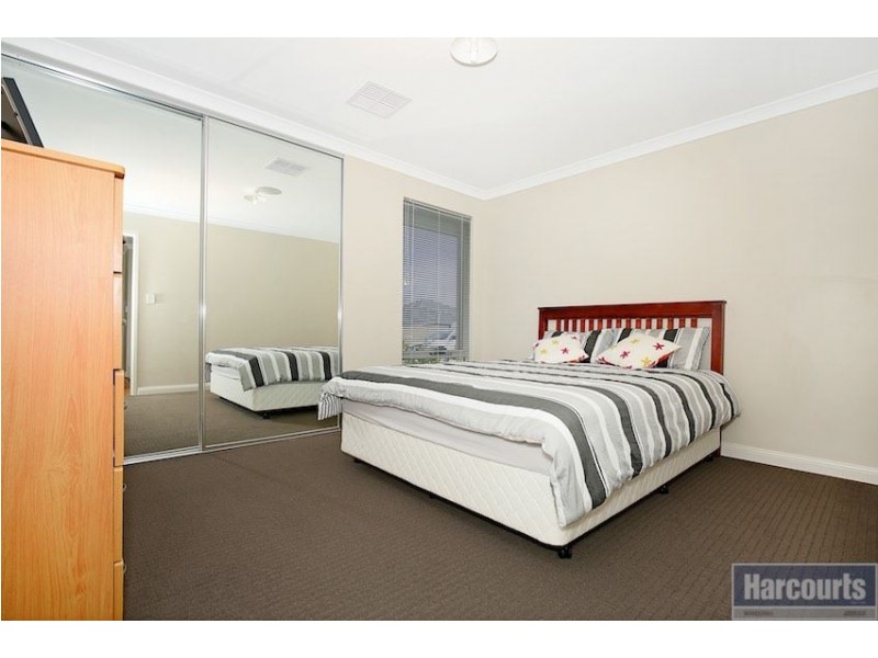 72 Cawana Parkway, Lakelands WA 6180