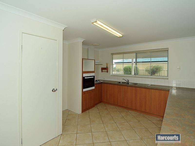 25 Brouwer Trail, Dudley Park WA 6210