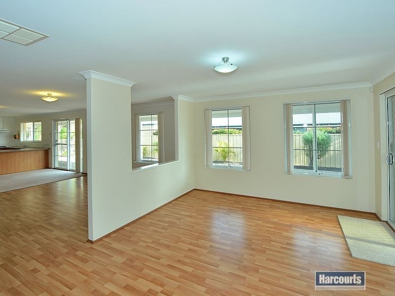 25 Brouwer Trail, Dudley Park WA 6210