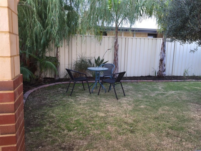 4 Mallee Close, Wannanup WA 6210