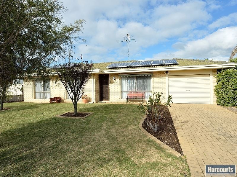 11 Brighton Place, Greenfields WA 6210