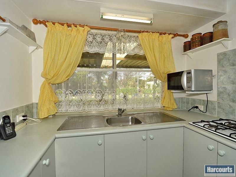 11 Brighton Place, Greenfields WA 6210