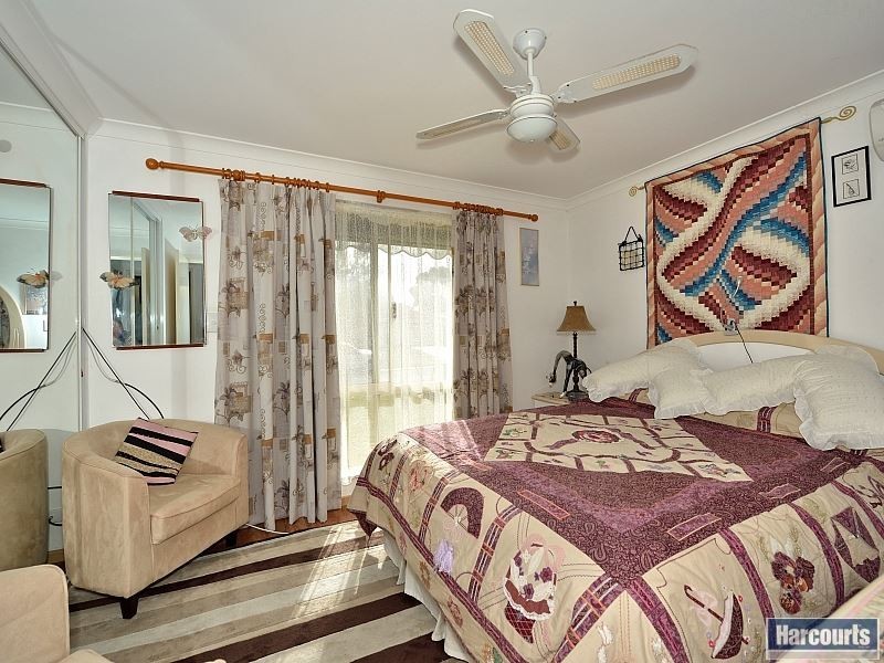 11 Brighton Place, Greenfields WA 6210