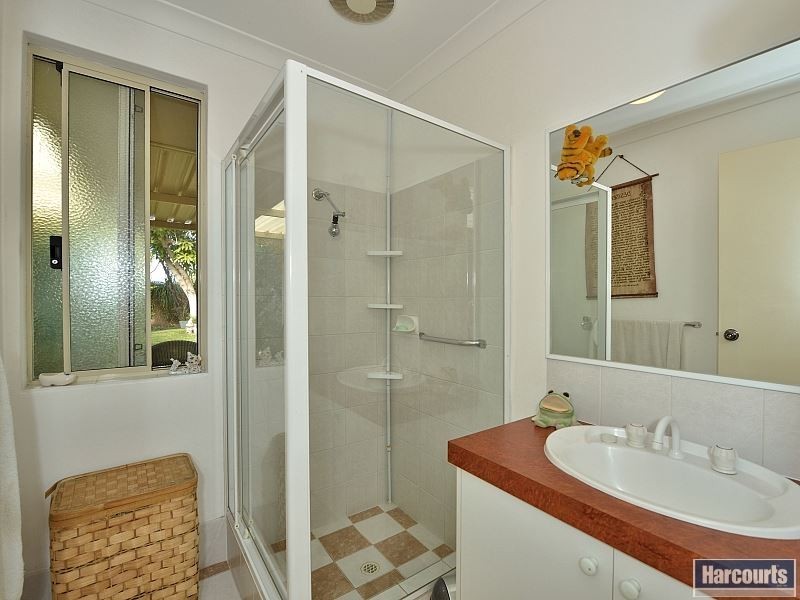 11 Brighton Place, Greenfields WA 6210