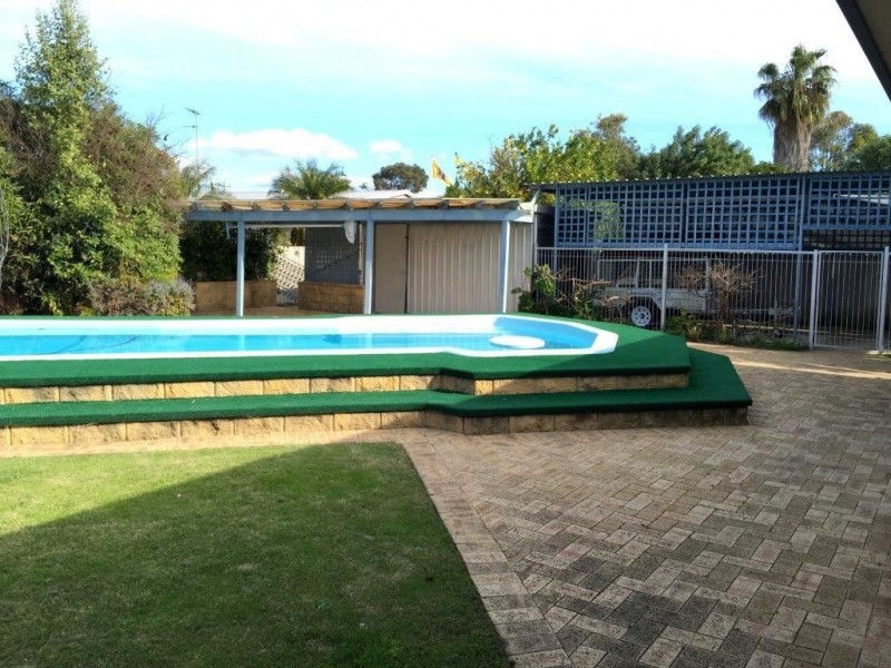 15 Curlew Street, Dudley Park WA 6210