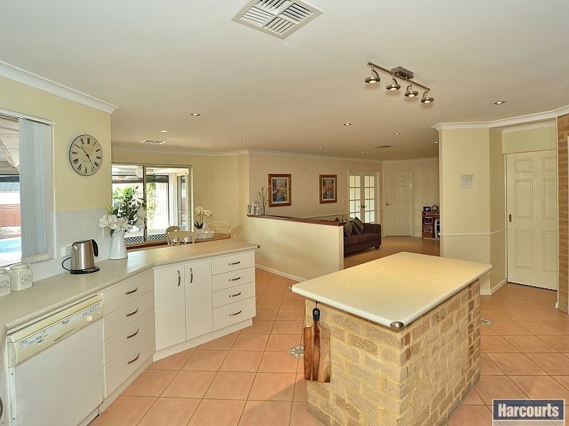 63 Caravel Way, Halls Head WA 6210