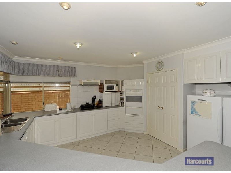 14 Warren Place, Dudley Park WA 6210