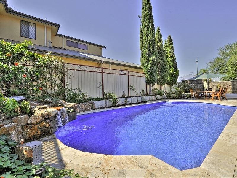 37 Mariners Cove Drive, Dudley Park WA 6210