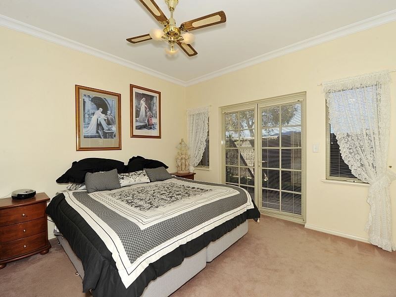37 Mariners Cove Drive, Dudley Park WA 6210
