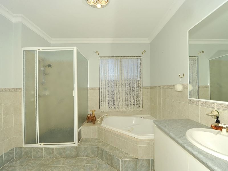 37 Mariners Cove Drive, Dudley Park WA 6210