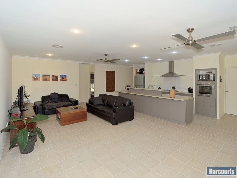 80 Carissa Turn, Halls Head WA 6210