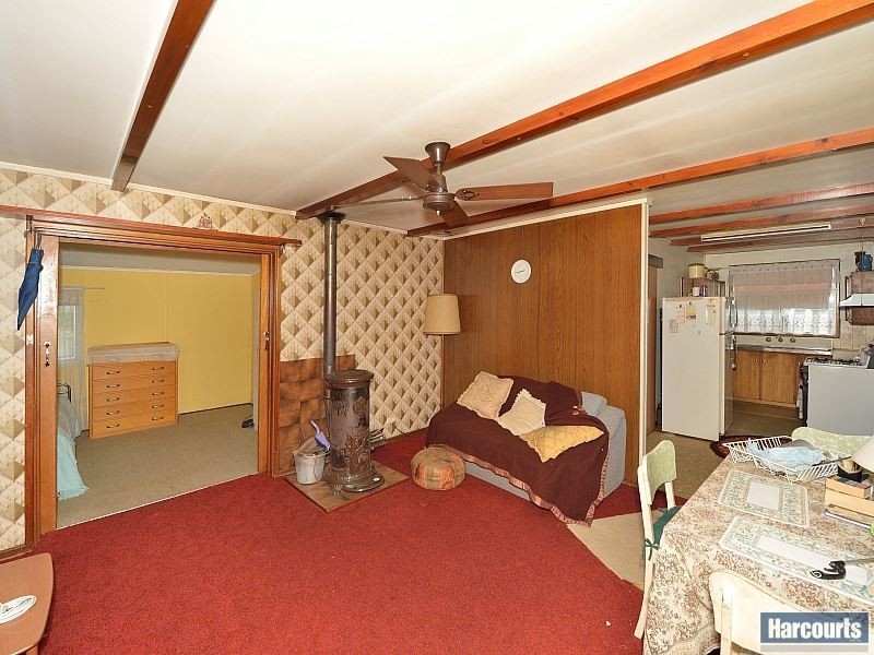 6 Roy Road, Coodanup WA 6210