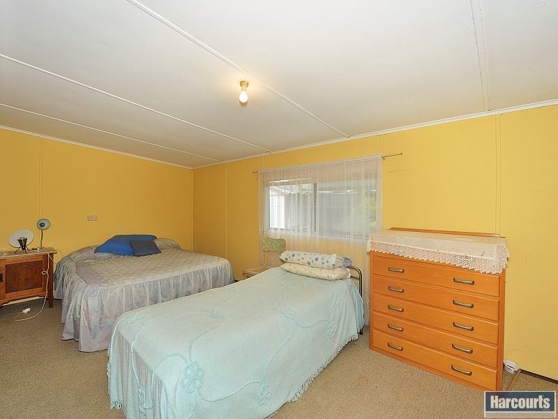 6 Roy Road, Coodanup WA 6210