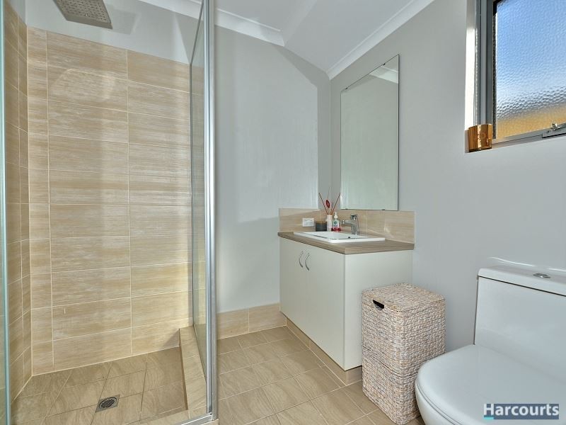 11 Salome Crescent, Lakelands WA 6180