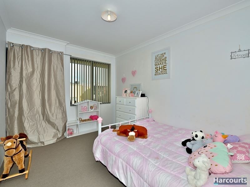 11 Salome Crescent, Lakelands WA 6180