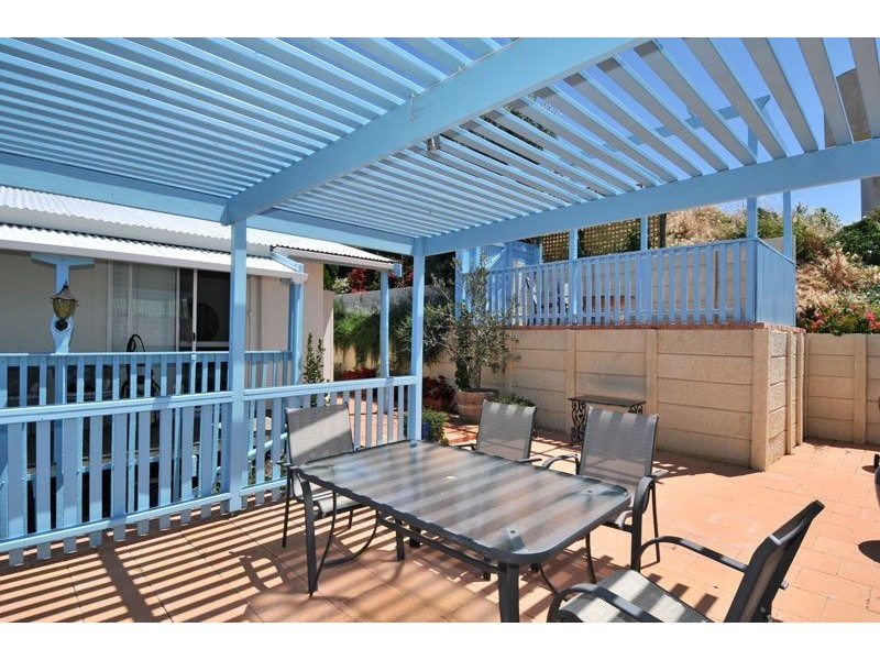 2/60 Janis Street, Halls Head WA 6210