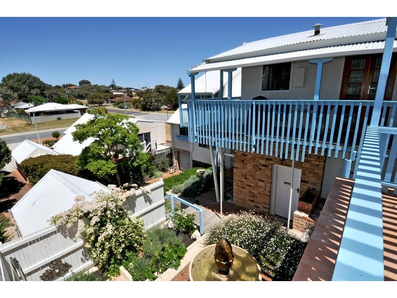 2/60 Janis Street, Halls Head WA 6210