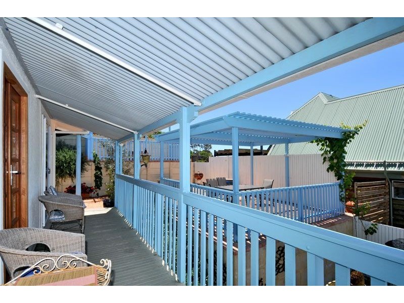 2/60 Janis Street, Halls Head WA 6210