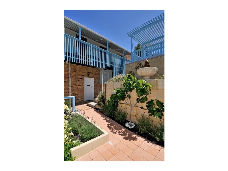 2/60 Janis Street, Halls Head WA 6210