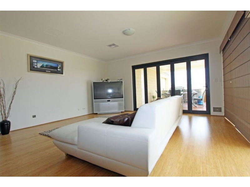 9 Abercrombie Rise, Madora Bay WA 6210