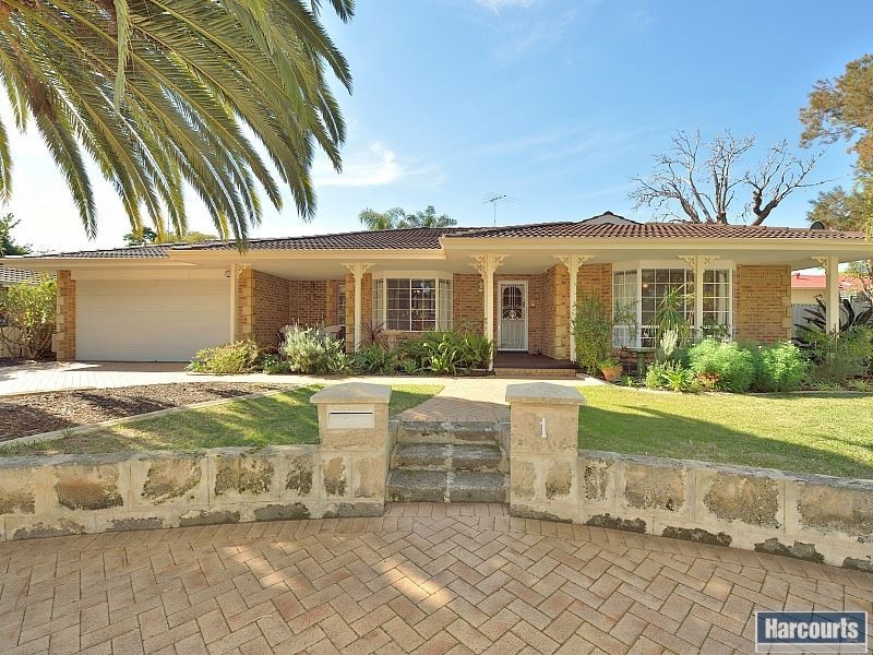 1 Darley Grove, Halls Head WA 6210