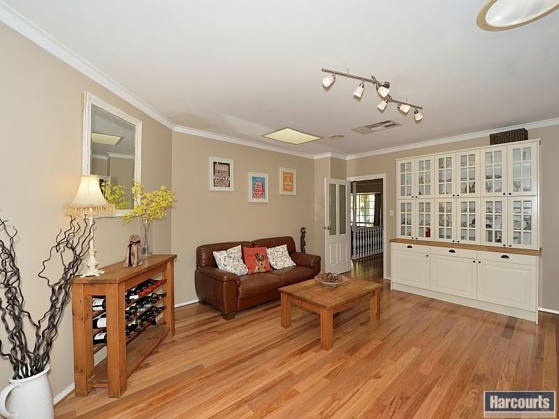 1 Darley Grove, Halls Head WA 6210