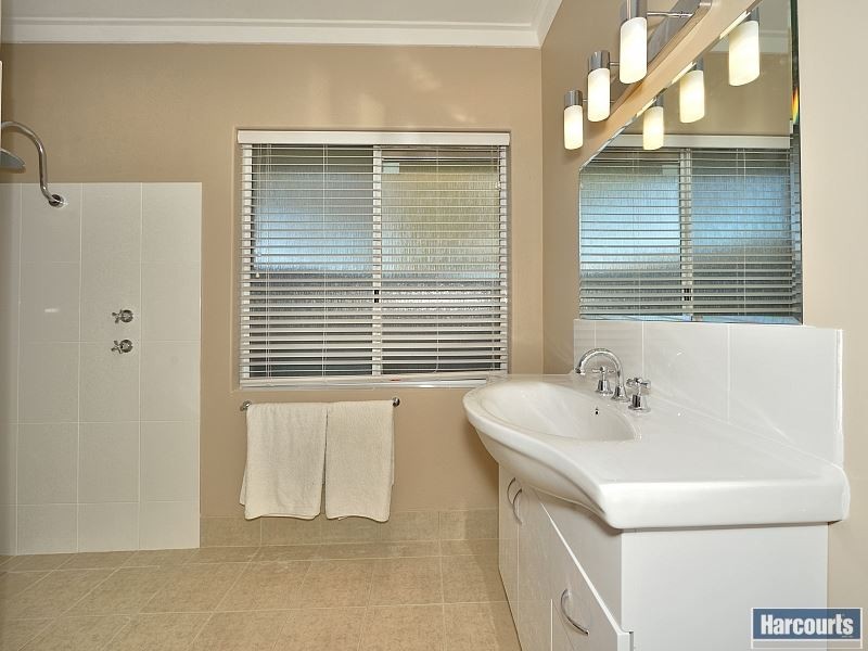 1 Darley Grove, Halls Head WA 6210