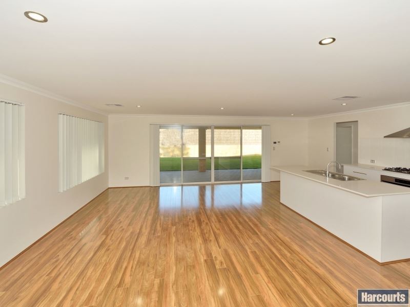 76 Northport Boulevard, Wannanup WA 6210