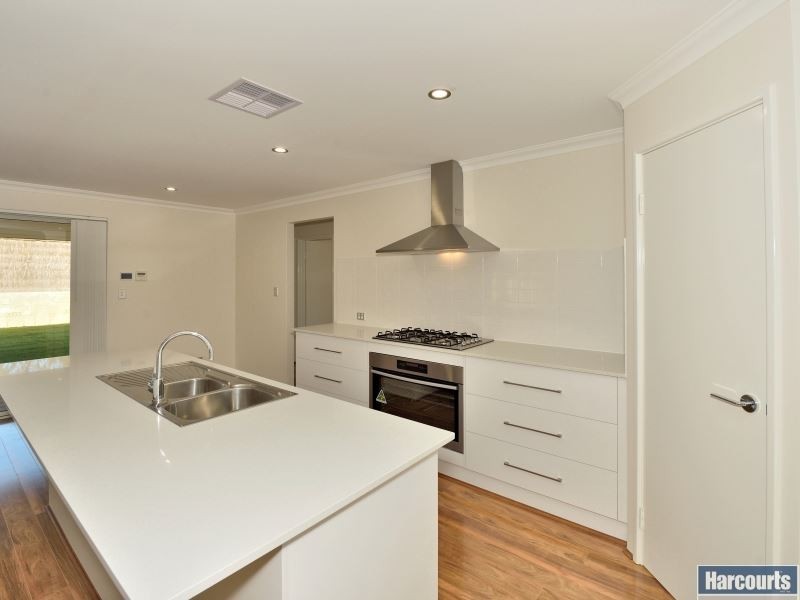 76 Northport Boulevard, Wannanup WA 6210