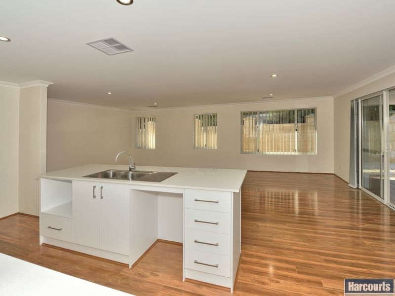 76 Northport Boulevard, Wannanup WA 6210