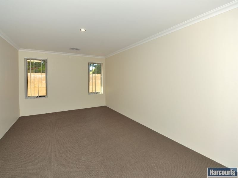 76 Northport Boulevard, Wannanup WA 6210