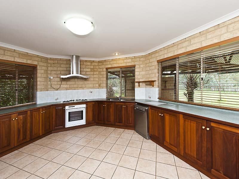 28 Holland Street, Coolup WA 6214