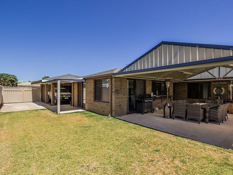 11 Jamaican Road, Safety Bay WA 6169