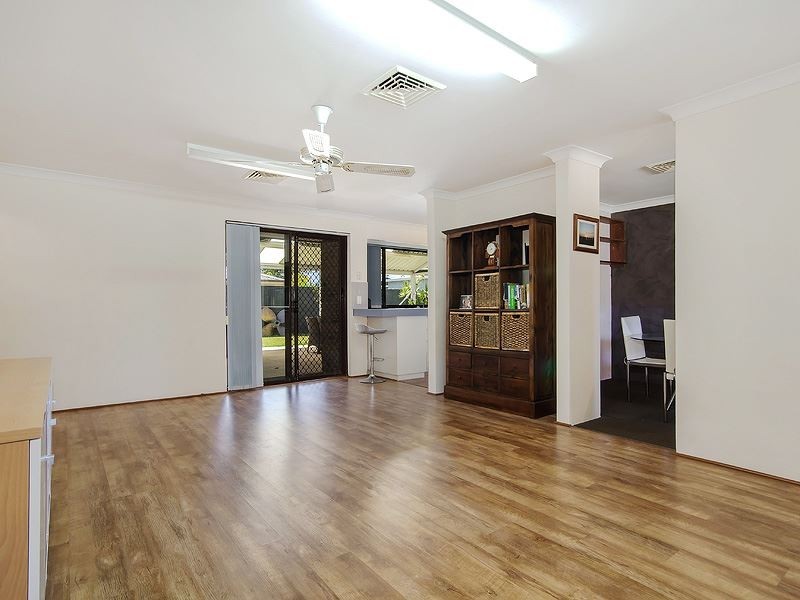 11 Jamaican Road, Safety Bay WA 6169