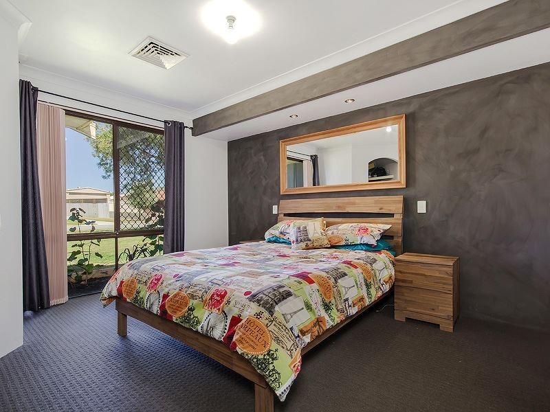 11 Jamaican Road, Safety Bay WA 6169