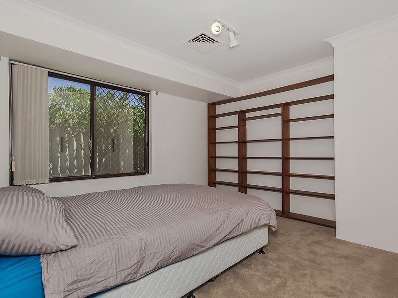 11 Jamaican Road, Safety Bay WA 6169