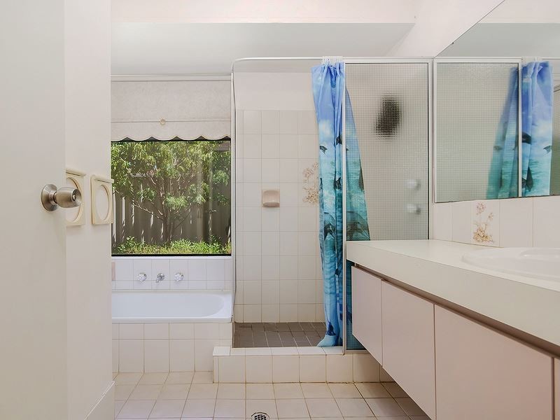 11 Jamaican Road, Safety Bay WA 6169