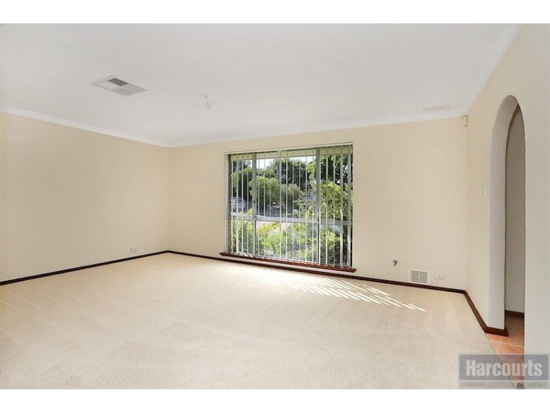 8 Elmore Way, Dudley Park WA 6210