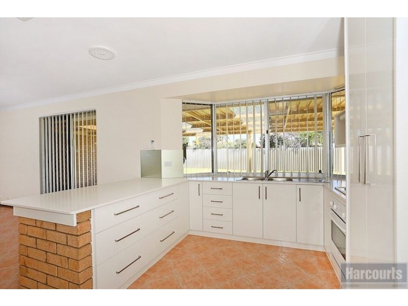 8 Elmore Way, Dudley Park WA 6210