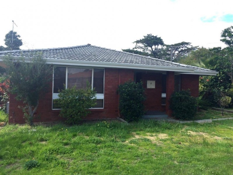 4 Maria Place, Dudley Park WA 6210