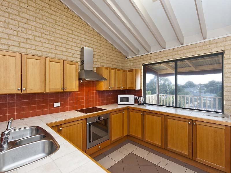 15 Bouvard Place, Preston Beach WA 6215