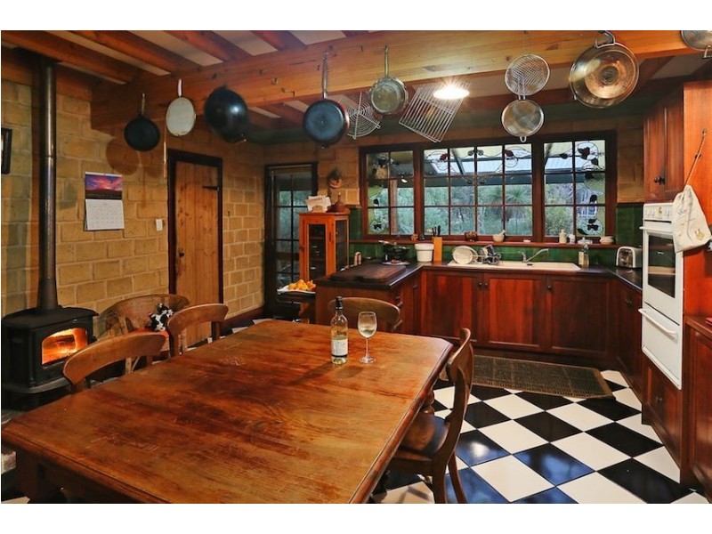 31 Marginata Road, Parklands WA 6180