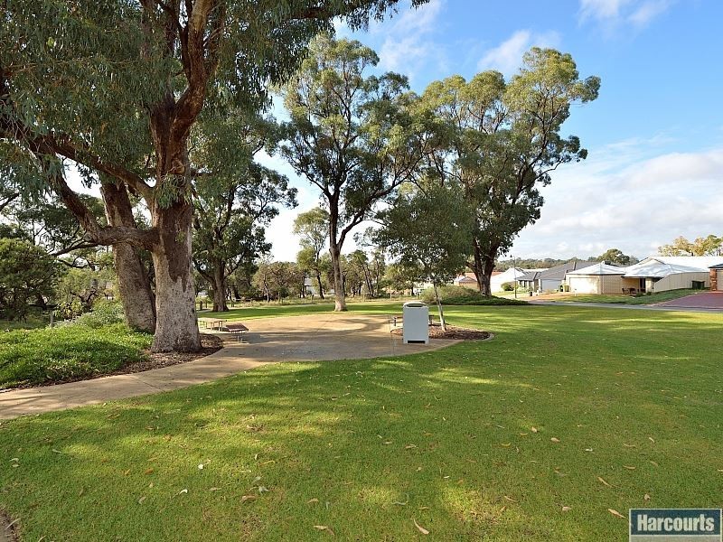 6 Blanche Crescent, Lakelands WA 6180